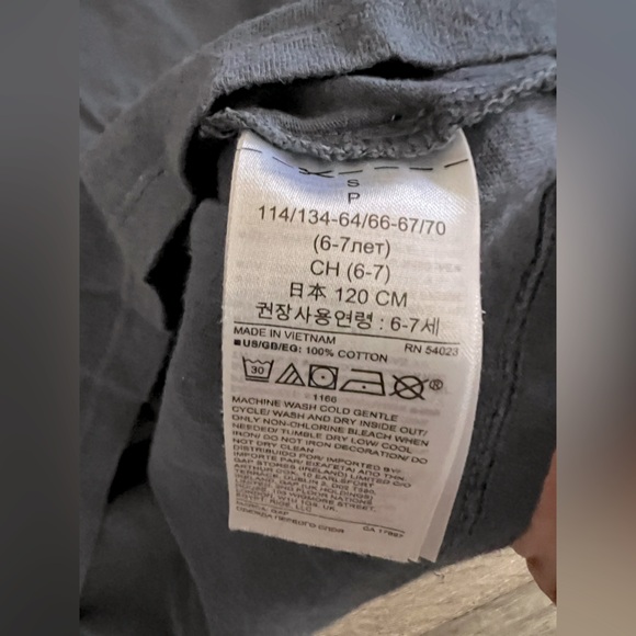 Girls Gap 1969 Long Sleeve Blue-Grey Top w/ Pink Font - Size S (6-7) - Picture 2 of 2